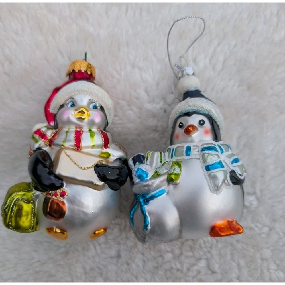 Penguins Blown Glass Medium 5x3x3 Inch Christmas Ornaments Hat Presents Lot Of 2 - Picture 2 of 9